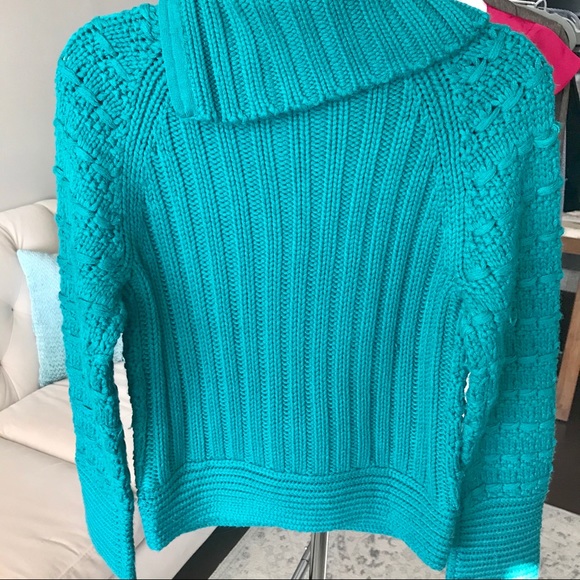 Victoria’s Secret Sweater - Picture 6 of 6